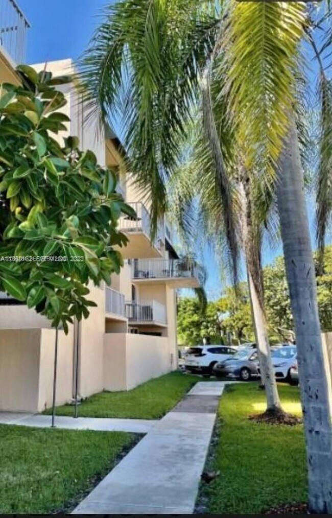 Photo - 10801 SW 109th Ct Unit D412