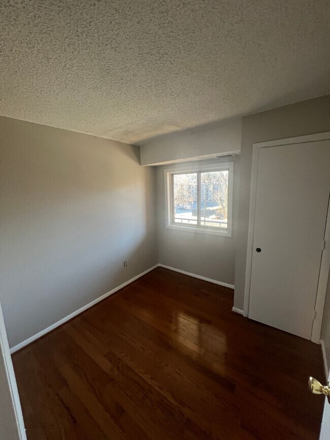 Photo - Cozy 3 Bedroom 1 Bathroom Condo- Conveniently Located at DC line
