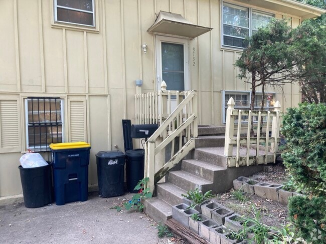 Building Photo - 9732 Wallace Ave Rental