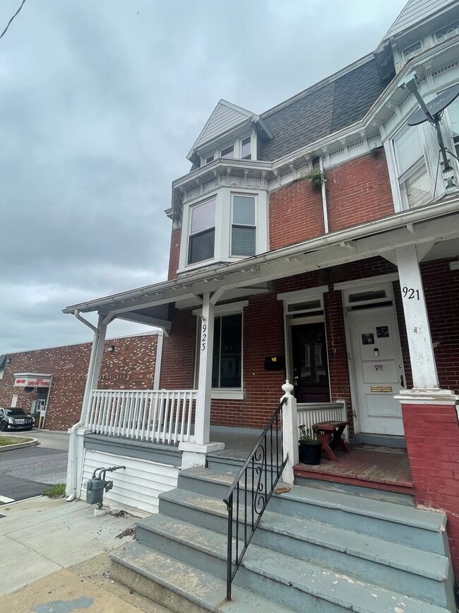Large Five Bedroom 1.5 Bathroom In York! - Large Five Bedroom 1.5 Bathroom In York! Casa