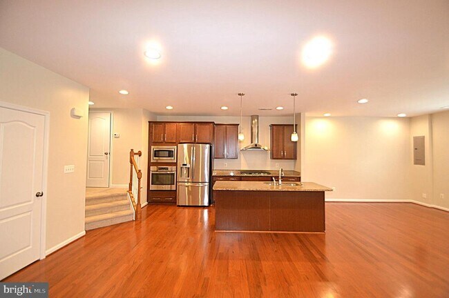 Photo - 41932 Stoneyford Terrace