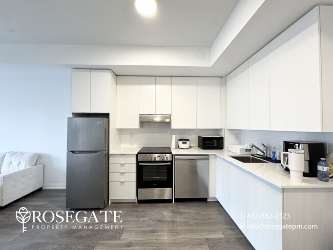 Photo - Modern 1-Bedroom Condo with Parking, Locker & Balcony – Only Hydro – York Unit 408