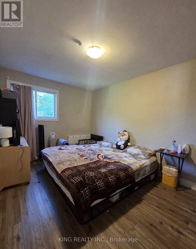 Photo - 287 Portsmouth Crescent E