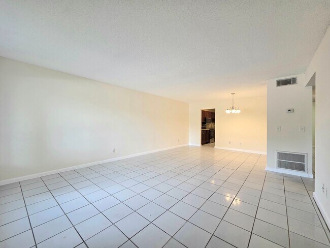 605 Northlake Blvd Unit 48
