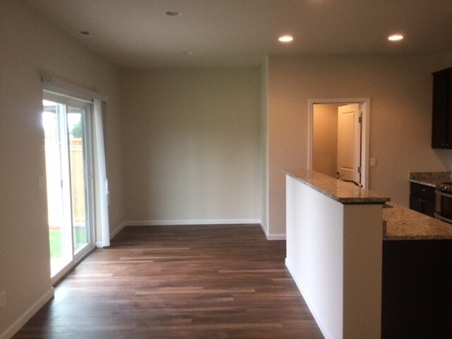 Photo - 2644 Link Ave