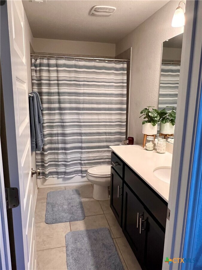 Photo - 1733 Yaupon Grove Ln