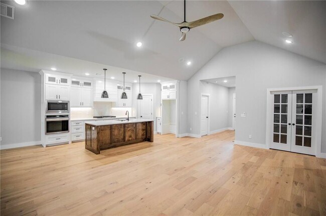 Photo - 7843 Range Ave