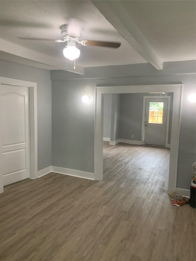 Photo - 1411 Miles St