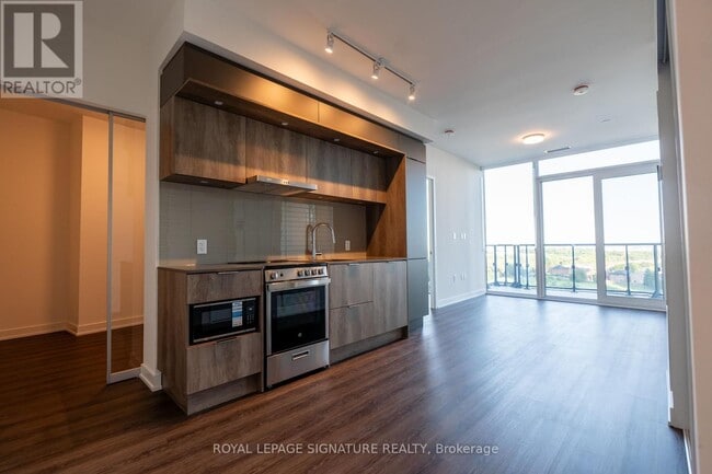 Photo - 448 Burnhamthorpe Rd W Unit 612