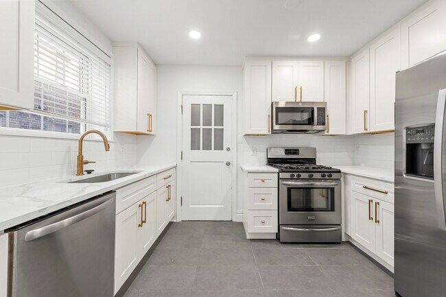 Photo - 7517-19 Oxford Dr