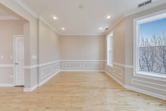 Photo - 1406 N Washtenaw Ave Unit 3