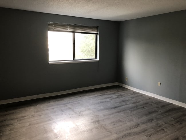 Living room - 342 Waller Ave Unit 3B