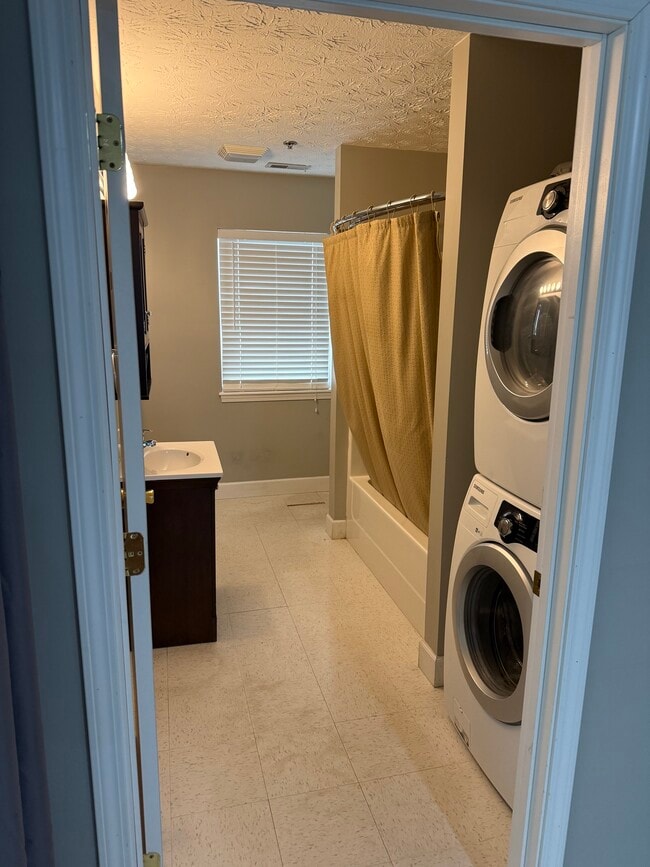 Photo - 165 Main St Unit 3