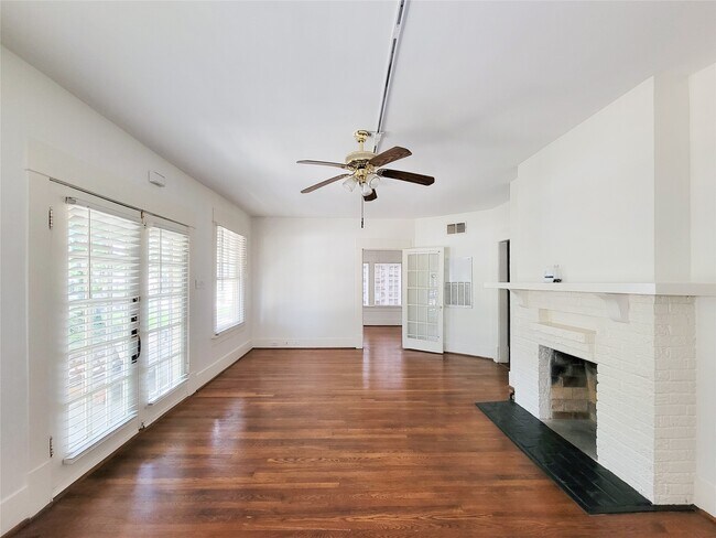 Photo - 815 Sul Ross St Unit 1