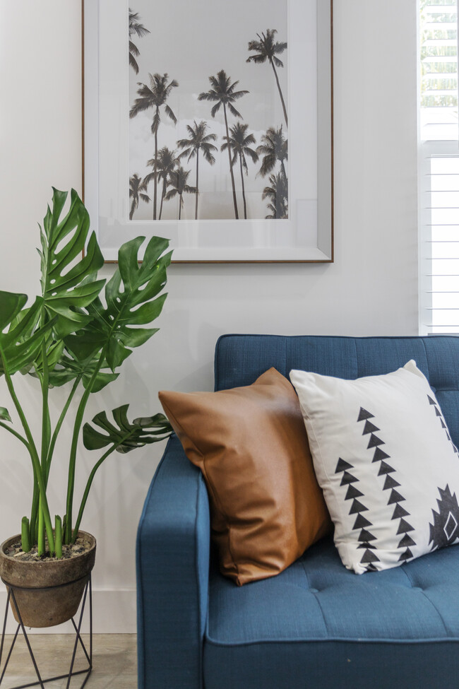 Photo - 329 N Alexandria Ave