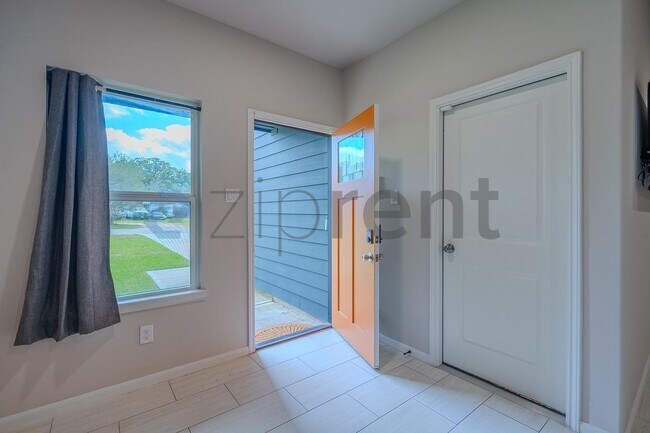 Photo - 110 Turner St