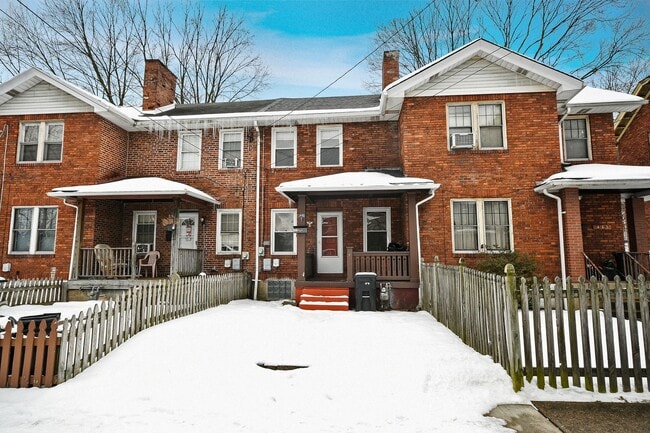 Photo - 2 Bed/1Bath Single Family Row House - Section 8 Considered