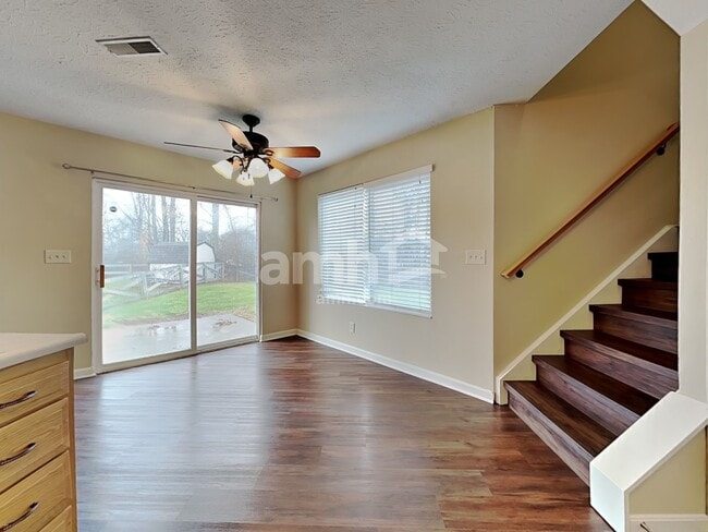 Photo - 3162 Bridlerun Dr