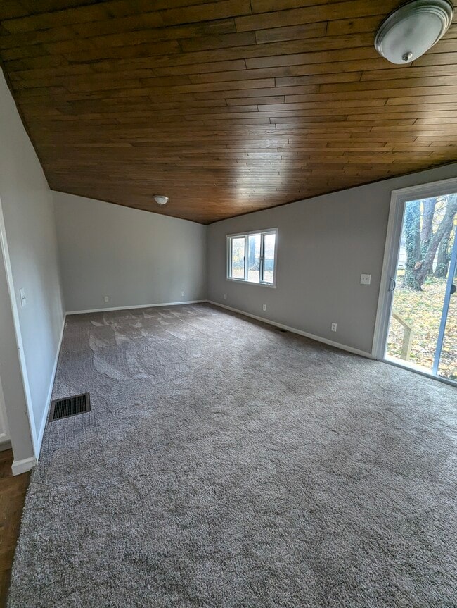 Photo - 114 Maple Manor Dr