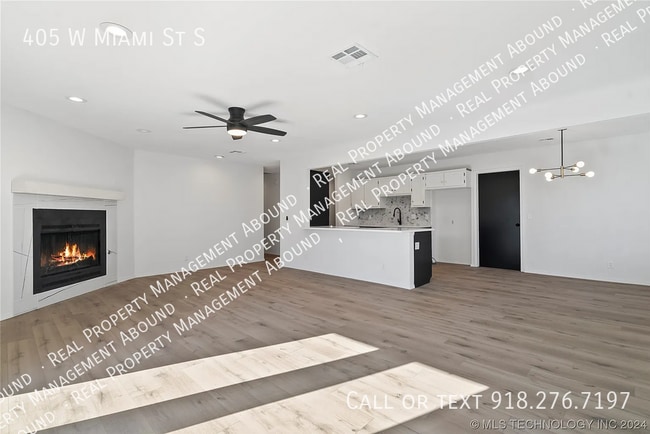 Photo - 405 W Miami St