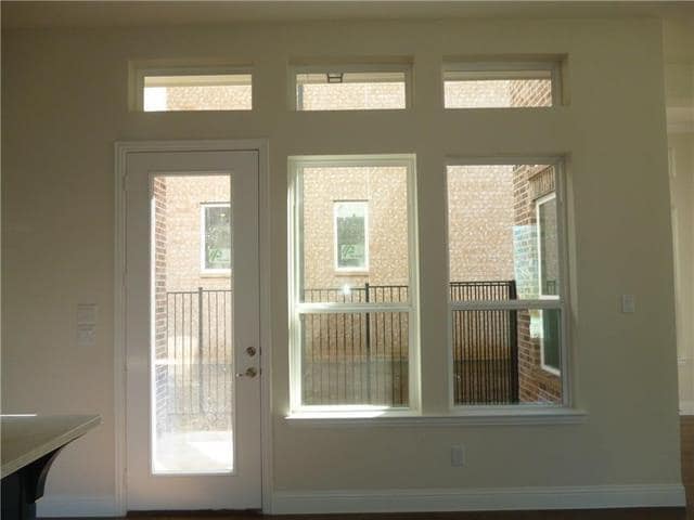 Photo - 6813 Royal View Dr