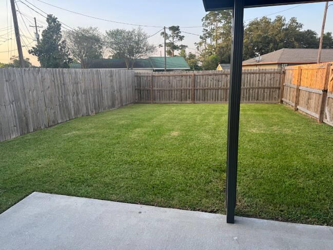 Photo - 136 Duplantis St Unit B