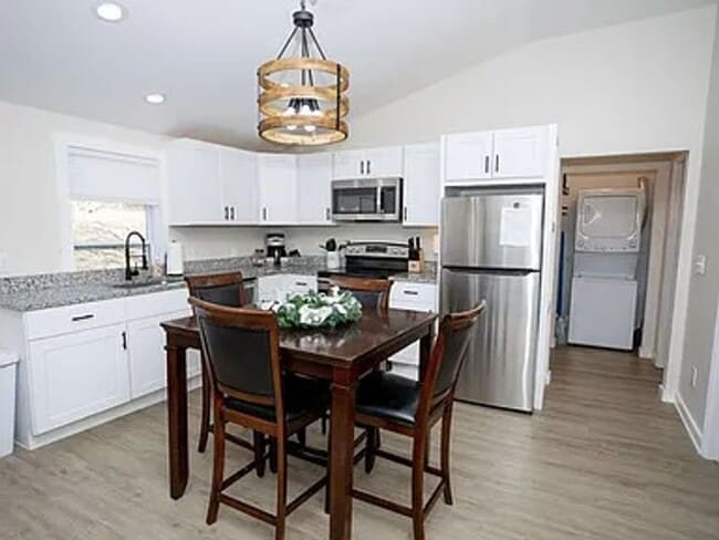 Photo - Lenoir City 37771 - 3 bedroom, 2 bath home - Contact Karen Robertson 865-454-7626