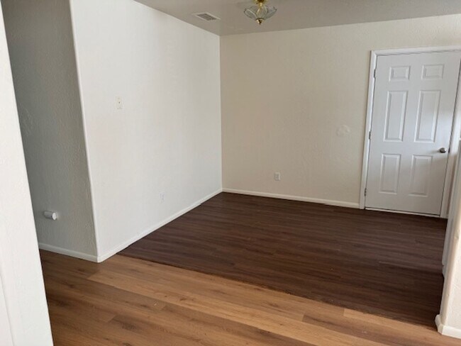 Photo - 17150 E Roadrunner Rd Unidad B - 17150 E Roadrunner Rd