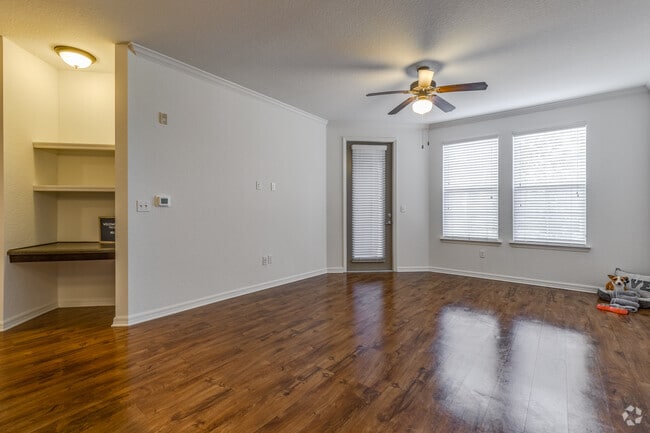 1 BR, 1 BA - 857SF