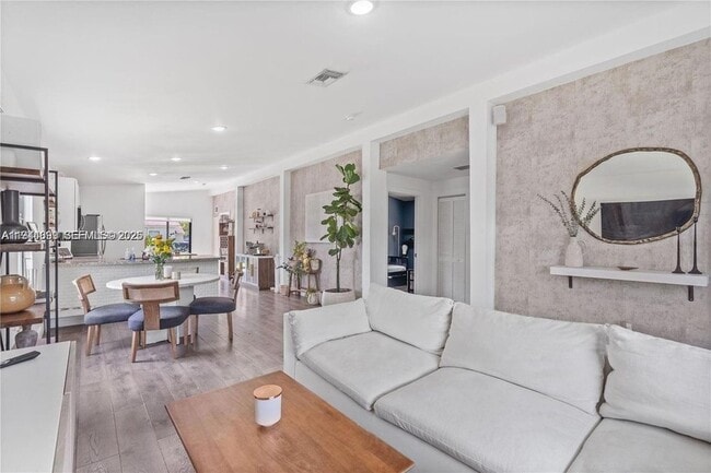 Photo - 944 NW 64th St