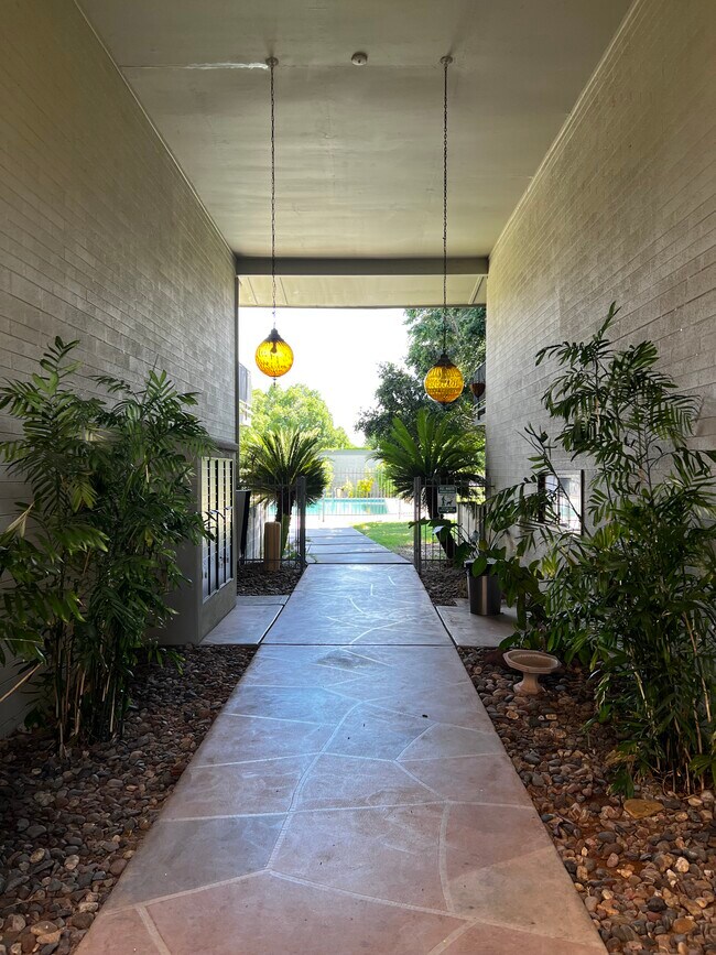 Photo - 1107 W Osborn Rd Unit 102