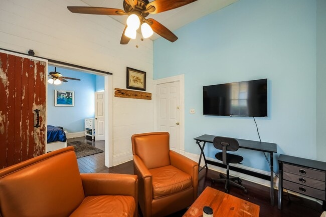 Photo - Charmer Close to Downtown! Unit 4