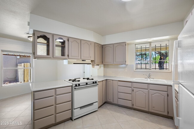 Photo - 5742 N 12th Pl