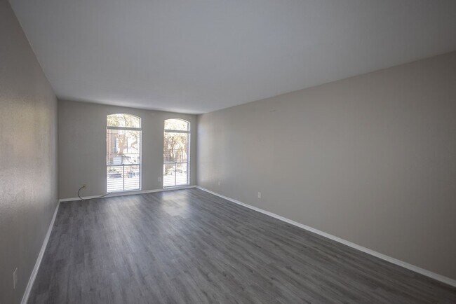 Photo - 4647 Wild Indigo St Unit 355