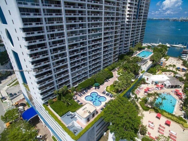 Building Photo - 1717 N Bayshore Dr Unit A2746