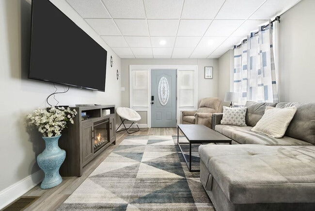 Building Photo - 444 Oneida St Unit ID1359752P