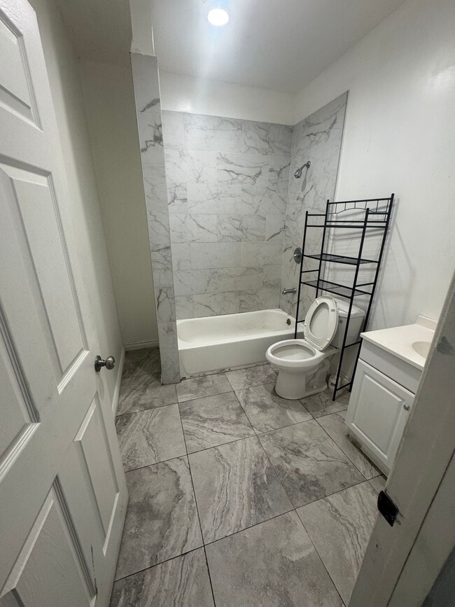 Photo - 4502 S Broadway Apartments Unit 3