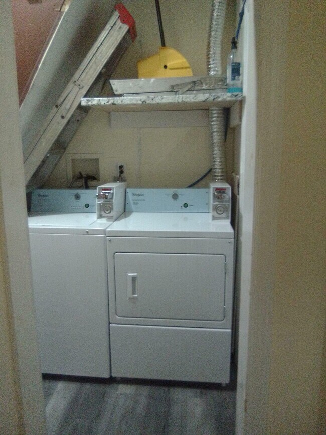 Photo - 637 Newark Ave