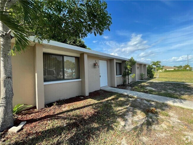 Building Photo - 1915/1917 CAPE CORAL PKWY W Rental