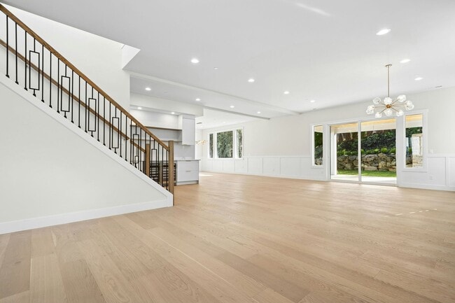 Photo - 5Bd/4.5Ba Bellevue House