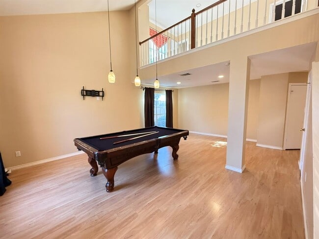 1307 Rockridge St