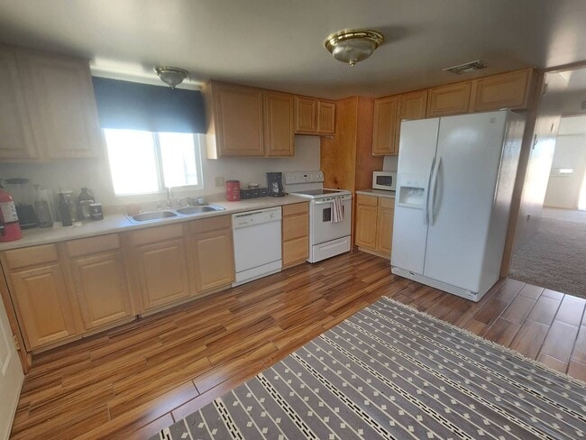 Beautifully Unique 3 bedroom 2 bath Home - Beautifully Unique 3 bedroom 2 bath Home