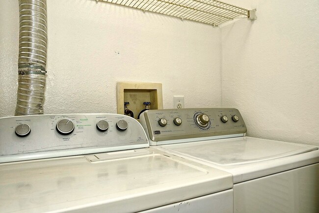 Beautifully Updated and Spacious 1 Bedroom... - Beautifully Updated and Spacious 1 Bedroom... Condo