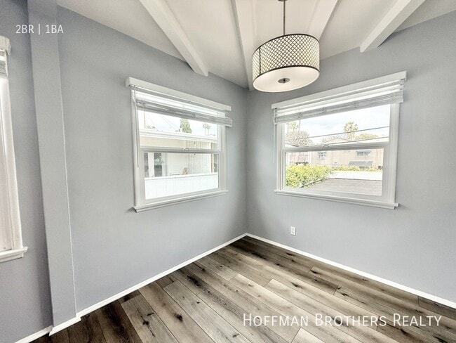 Photo - 1220 N Harper Ave Unidad 10