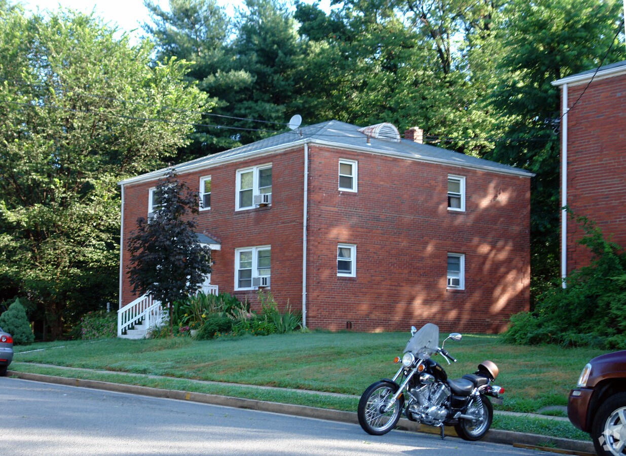 Gibson Street Apartments - Gibson Street Apartments