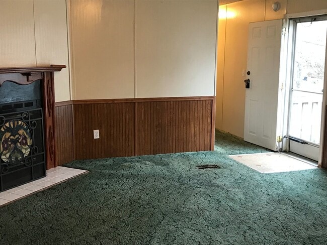 Photo - 3 Bedroom 2 Bath Home For Rent Near Post!