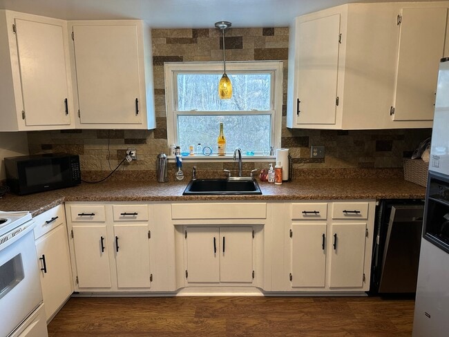 Photo - 30 Hemphill Rd