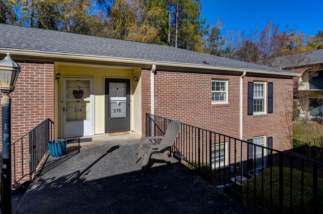 Photo - Beautifully Renovated 2BR/2BA with Community Pool!