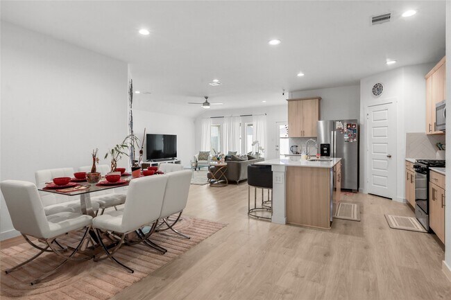 Photo - 2908 Misty Elm Ln