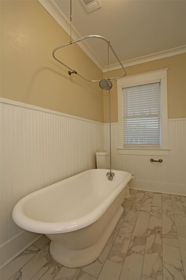 Photo - 614 W Alabama St